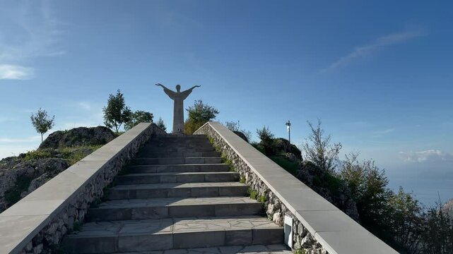Salita al Cristo