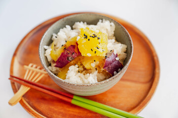 秋の味覚　さつまいもご飯