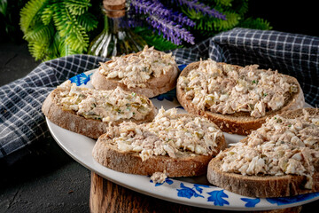 Sandwich with tuna paste and eggs.