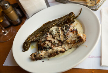 Fried Iberian pork with roquefort sauce