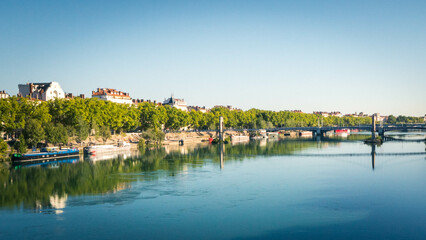 Fototapeta premium Passerelle et architecture urbaine