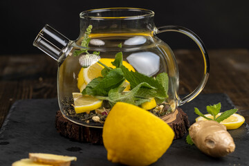 green tea with ginger and green mint with lemon