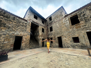 turista em castelo historico fortaleza dos reis magos 