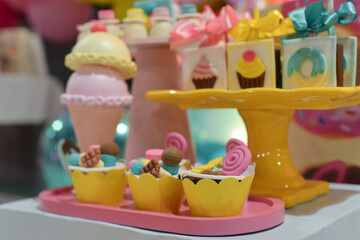 cupcakes on the table, candy table, cupcakes, candy tray, cupcake tray, children's party

