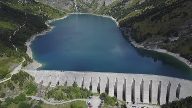 Drone Paysage de Montagne barrage lac