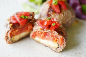 トマトとなすの肉包み　ロース肉