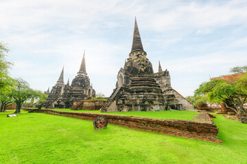 Obraz premium Awesome stupas (Chedis) of Wat Phra Si Sanphet in Ayutthaya