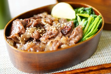 牛肉丼弁当　ボリューム満点