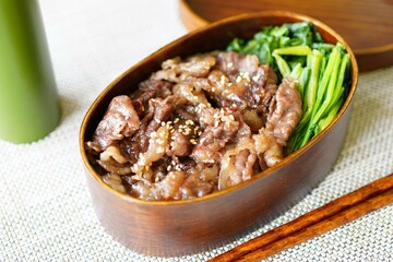 牛肉丼弁当　ボリューム満点