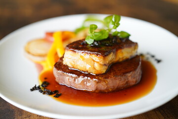 ヘレ肉＆フォアグラ　ロッシーニ風