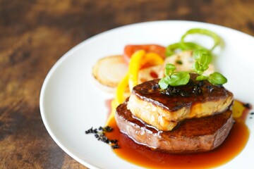ヘレ肉＆フォアグラ　ロッシーニ風