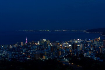 Fototapeta premium 別府グローバルタワーから見る別府市の夜景