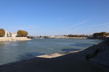 Le fleuve Rhône, ville d'Arles, département des Bouches-du-Rhône, France