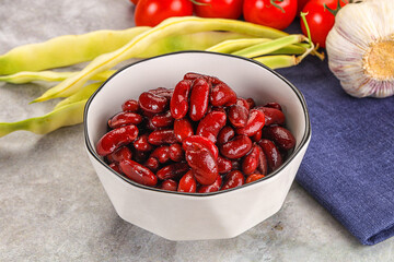 Canned red bean in the bowl