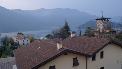 Obraz premium Panorama of the Lake of Como in the morning