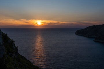 Obraz premium Cliff-top sunset on the Greek island of Zakynthos