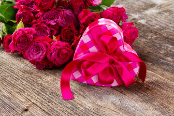 bunch of fresh mauve roses