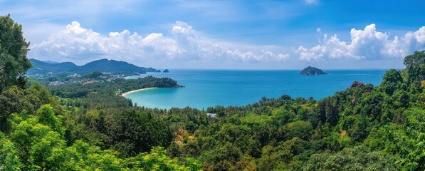Obraz premium Serene View of Phuket Island's Lush Landscape