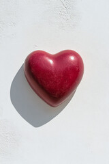 Obraz premium A Red Heart Sculpture, a Symbol of Love