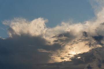 Obraz premium Beautiful sky with cloud sunset background. High quality photo