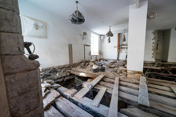 Renovation of floors and communications in an old house.