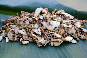 Kaempferia galanga rhizome, Dried herb slices