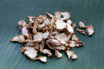 Kaempferia galanga rhizome, Dried herb slices