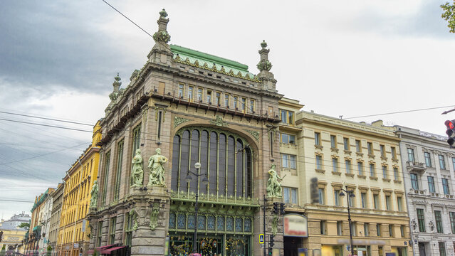 Traffic on Nevsky prospect near Eliseevsky store timelapse hyperlapse - the Comedy Theatre. ST. St. Petersburg, Russia.
