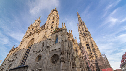Fototapeta premium St. Stephen's Cathedral timelapse hyperlapse, the mother church of Roman Catholic Archdiocese of Vienna, Austria