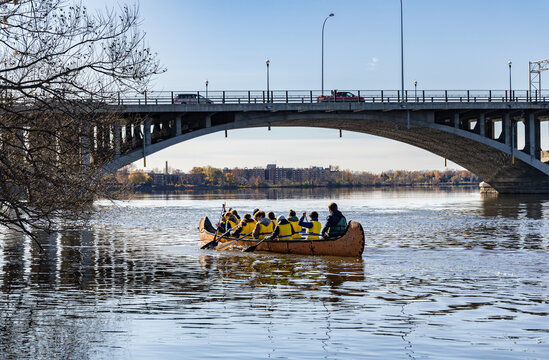 Rabaska sur la rivière des Prairies