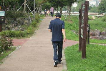 Image of people walking on Daecheongcheon Trail