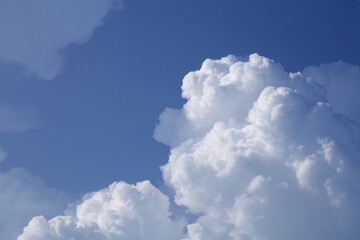 青空に浮かぶ積乱雲