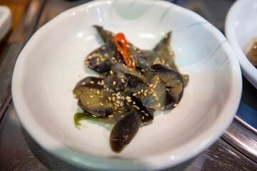 한국의 맛있는 음식인 가지 반찬 입니다