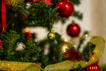 christmas tree decorations