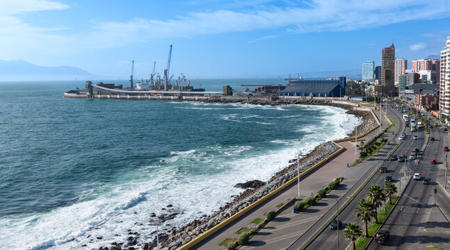 Avenida Costanera de la ciudad de Antofagasta en el norte de Chile