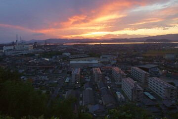 亀島山から見える夕暮れ　玉島方面
