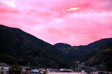 里山の秋の夕暮れ