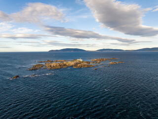 Faro Islas Llobeiras en Carnota, Coruña, Galicia