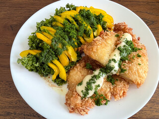 Fried fish salad with Wolffia globosa; superfood meal.