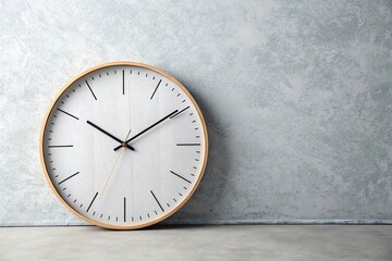 Round wall clock