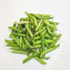 Fresh green peas