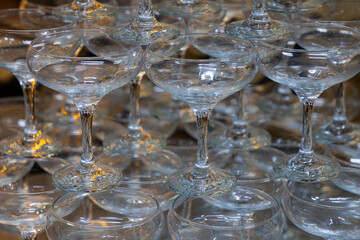 saucer champagne glasses tower