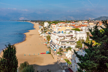 Obraz premium early morning view to the coast of Sperlonga with empty beach