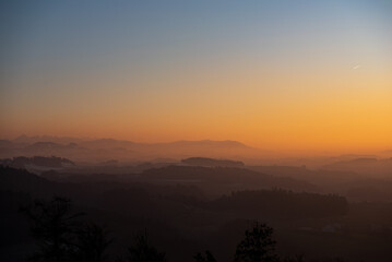 Abenddämmerung in den Bergen