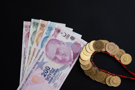Quarter gold (Turkish gold) and Turkish money banknote