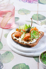 Smoked salmon sandwiche
