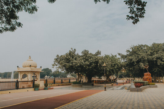 Beautiful images of Lakhota Lake and the historic Lakhota Palace Museum in Jamnagar, Gujarat. The photos are taken from a public park on the lake.