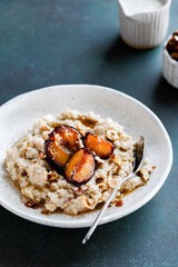 Oatmeal with baked plums