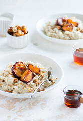 Oatmeal with baked plums