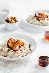 Oatmeal with baked plums